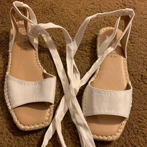 Journee Collection Women's White Sandals